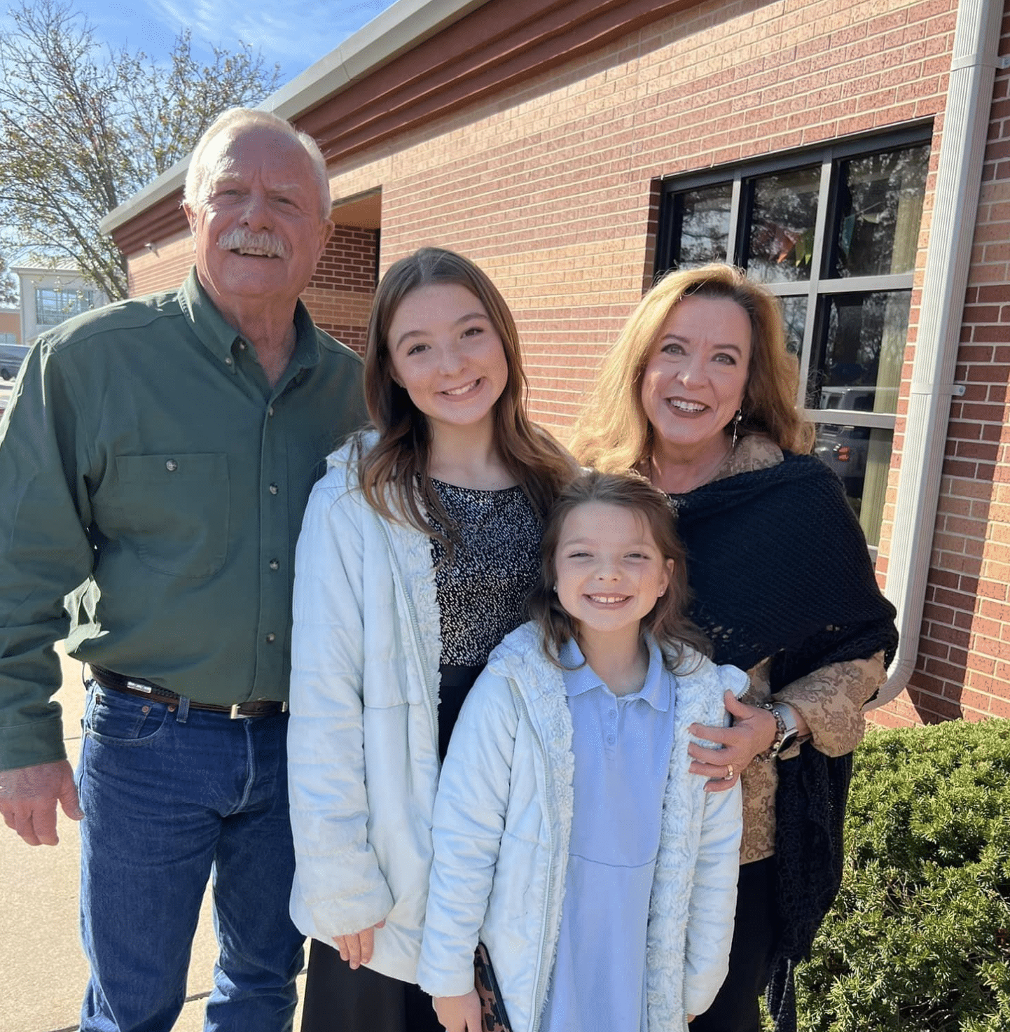 SCA seventh grade student Ellie Hawes and third grade student Evelyn Hawes enjoyed some extra time with their Grandparents after SCA Grandparents’ Day 2024.